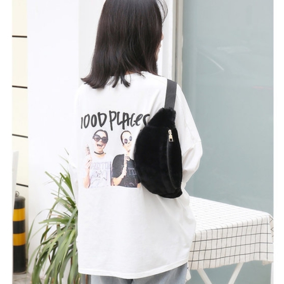 ?️ Anna & Ava Fuzzy Faux Fur Belt Bag main image 13